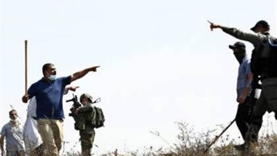 فلسطينيون يتصدون لهجمات المستوطنين في قرية قصرة 