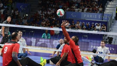 بالصور.. فراعنة الطائرة جلوس يكتسحون الديوك بالجولة الثانية من دور المجموعات ببارالمبياد باريس