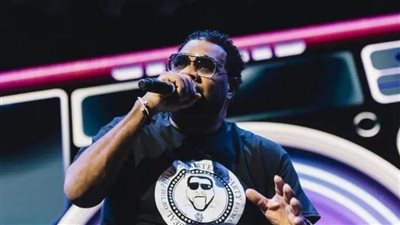 عاجل..  نجم الراب العالمي سقط على خشبة المسرح وفارق الحياة