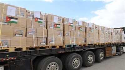 الأردن: الشاحنة رقم 100 من المساعدات الإنسانية تصل إلى قطاع غزة