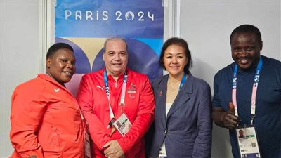 رئيس الاتحاد الدولي للطائرة البارالمبي يجتمع مع حسنين بباريس 