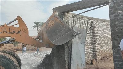 محافظ أسيوط: إزالة 47 حالة تعدٍ على أراضٍ زراعية وخط تنظيم