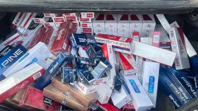 ضبط 1.5 طن مواد غذائية وسلع أساسية محظور تداولها خارج البطاقات التموينية بأحد المخازن