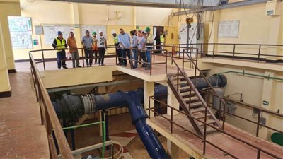 رئيس مياه سوهاج يتفقد أعمال إحلال وتجديد محطة مياه المنشاة السطحية