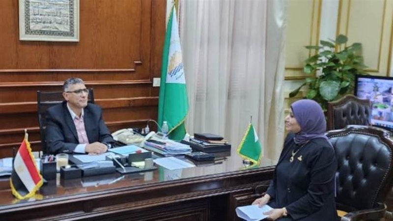 كوثر محمود مع محافظ