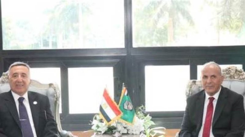 اثناء اللقاء