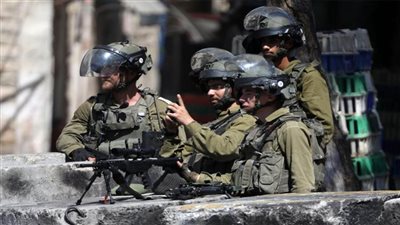 الاحتلال يعتقل شابًا ويصيب آخرين خلال مواجهات بمخيم شعفاط شمال القدس المحتلة