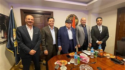 بالصور .. تفاصيل اجتماع قيادات حزب حماة الوطن 