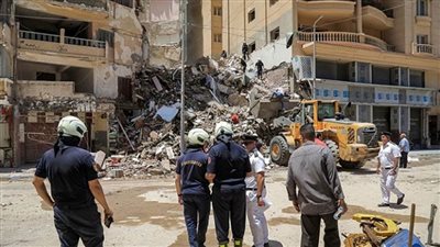 عاجل .. محافظة القاهرة: إنقاذ إحدى الناجيات من حادث انهيار عقار شرق مدينة نصر