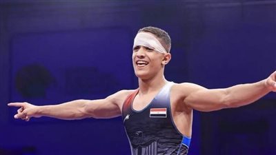 مصطفى حسين يخسر في دور الترضية ويودع بطولة العالم لشباب المصارعة