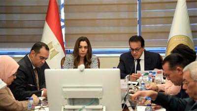  وزيرا الصحة والتنمية المحلية يناقشان خطط عمل مشروع التنمية البشرية مع المحافظين