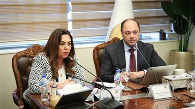 وزيرة التنمية المحلية تتابع مع المحافظين موقف المشروعات المتعثرة بالمحافظات