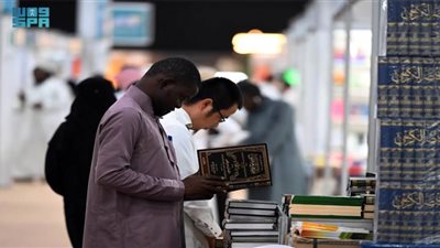 معرض الكتاب الدولي بالمدينة المنورة يواصل فعالياته بمشاركة أكثر من 160 دار نشر 