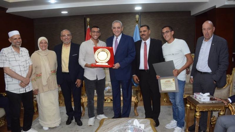 محافظ الغربية خلال