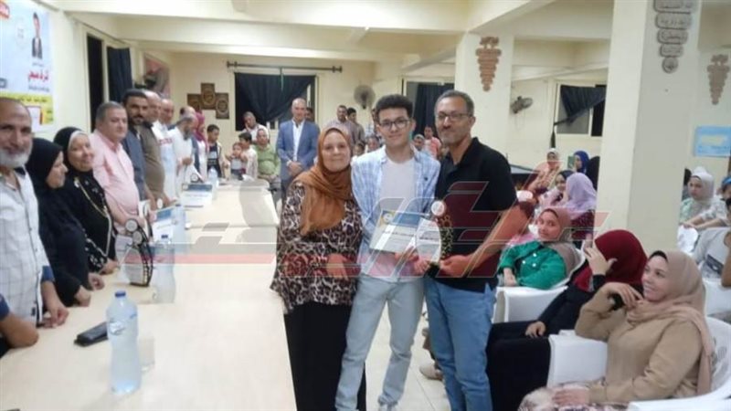 خلال التكريم