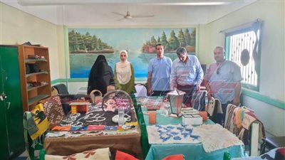 معرض منتجات نادي الفتاة ومهرجان للألعاب الترويحية 