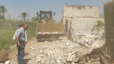 محافظ أسيوط: إزالة 22 حالة تعد على أملاك الدولة ومخالفات البناء بالمراكز
