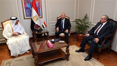 كامل يبحث مع وزير المواصلات القطري تدعيم التعاون في النقل والصناعة