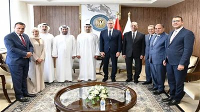 وزير البترول يبحث مع وفد شركة 