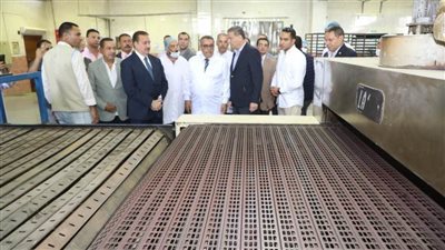 وزير الزراعة يفتتح موسم جني القطن بالمنوفية ويتفقد مصنع التغذية المدرسية بقويسنا..صور