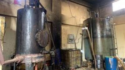 احذر الغش.. ضبط مصنع يُعيد تدوير زيوت محركات السيارات وطرحها للبيع بالأسواق 