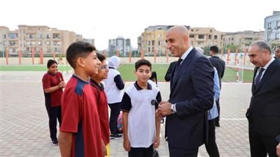 عبد اللطيف يتفقد مدرسة النيل بالشيخ زايد 