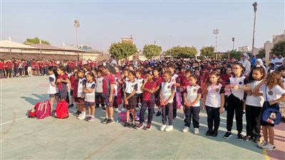 فرحة الطلاب في أول يوم دراسي في مدرسة النيل المصرية الدولية بالمنيا