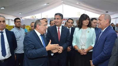 وزير التموين والتحالف الوطني يفتتحان بالتعاون معرض أهلاً مدارس بالشركة القابضة للصناعات الغذائية 