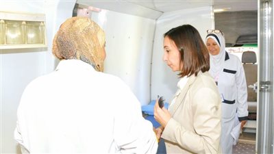 محافظ البحيرة تتفقد قافلة طبية مجانية بقرية كوم القناطر بأبوحمص