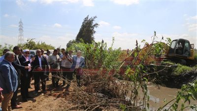 محافظ كفر الشيخ يتفقد أعمال تطهير ترعة ري الحمودية