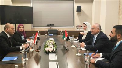 وزير العمل يلتقي وزير الموارد البشرية والتوطين الإماراتي لبحث سبل تكثيف التعاون في المجالات المشتركة 