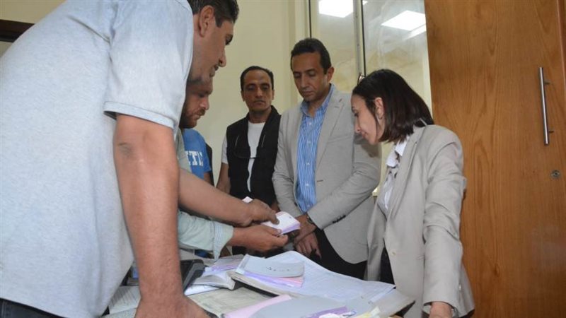 جانب من متابعة المحافظ