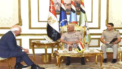 وزير الدفاع يلتقي الممثل الأعلى للسياسة الخارجية والأمنية ورئيس الدفاع للاتحاد الأوروبي