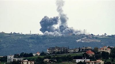 لبنان: غارات عنيفة للاحتلال على قضاء صور.. وقنابل حارقة على بلدة كفركلا