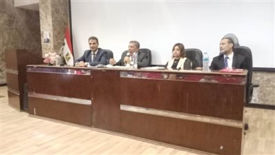 وكيل تعليم بالبحيرة يعقد اجتماعًا موسعًا لبحث استعدادات وتجهيزات المدارس الفنية  