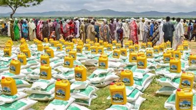 مركز الملك سلمان للإغاثة يوزع السلال غذائية بمدن جمهورية تشاد