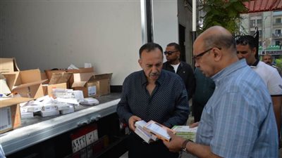 محافظ أسيوط يشهد تسليم شحنة من أدوية الأنسولين لدعم المستشفيات