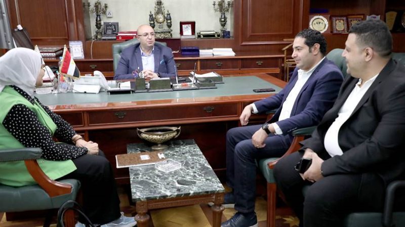 محافظ بنى سويف يستقبل