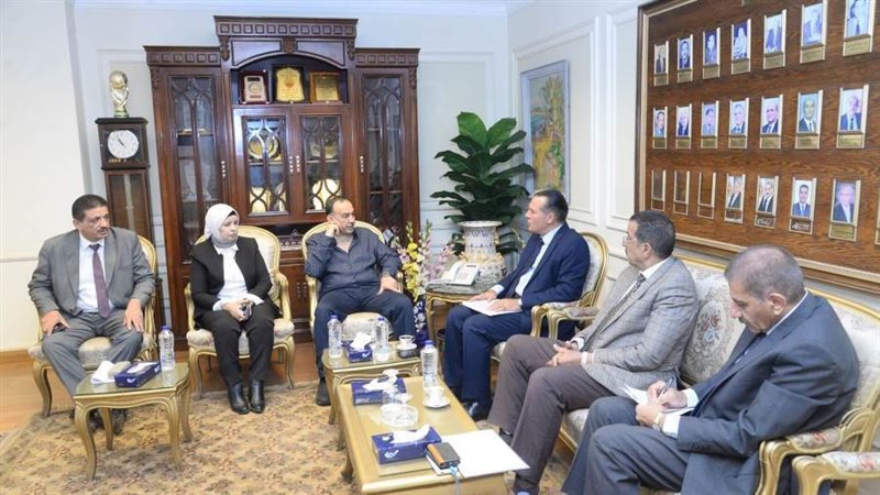 محافظ أسيوط يلتقي