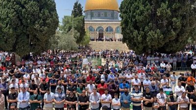 40 ألف فلسطيني يؤدون صلاة الجمعة في المسجد الأقصى
