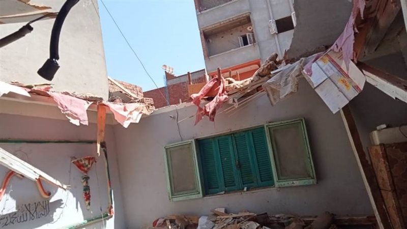 انهيار سقف المنزل