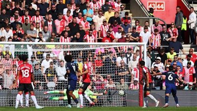 مانشستر يونايتد يستعيد عافيته ويفوز على ساوثامبتون بثلاثية نظيفة