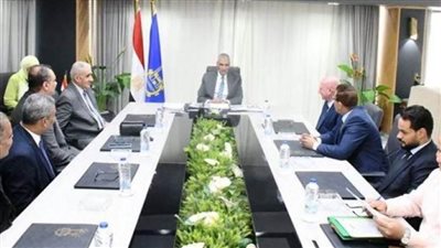 محافظ أسوان: التنسيق للاستثمار الأمثل لمحلات مشروع ممشى أهل مصر