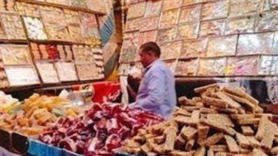 حملات مكثفة للصحة لضبط سوق حلوى المولد النبوي الشريف