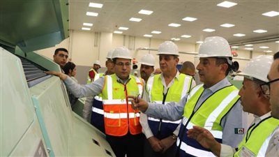 وزير قطاع الأعمال يتفقد الموقف التنفيذي للمصانع الجديدة بغزل المحلة