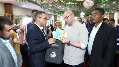 3 آلاف شنطة مستلزمات دراسية لأبناء غير القادرين ببني سويف