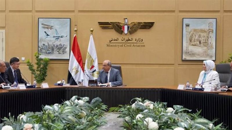 وزير الطيران المدني