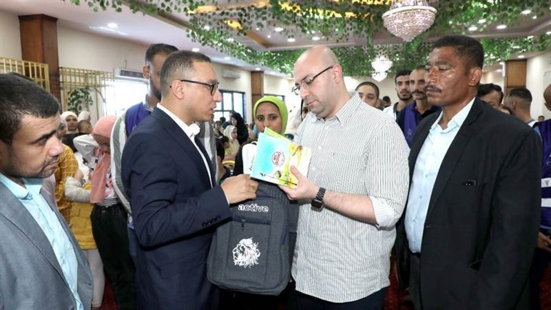 مستلزمات مدرسية لغير