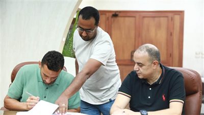 البطل الأولمبي أحمد أسامة الجندي يجدد عقده مع نادي الشمس 