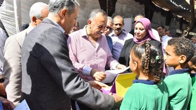 محافظ أسيوط يفتتح معرض التضامن الاجتماعي للأسر المنتجة «أهلاً مدارس»